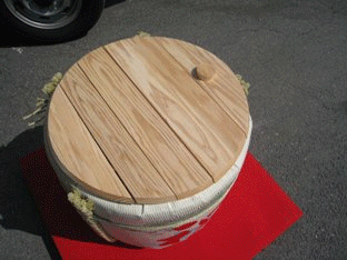 ���J���M