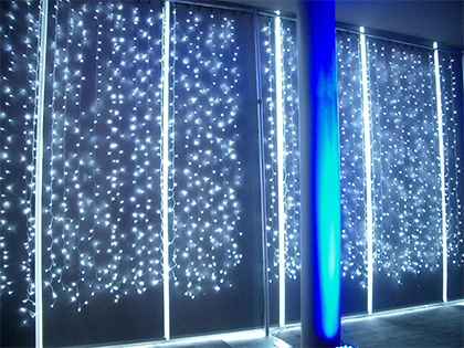 光るLEDカーテン レンタル